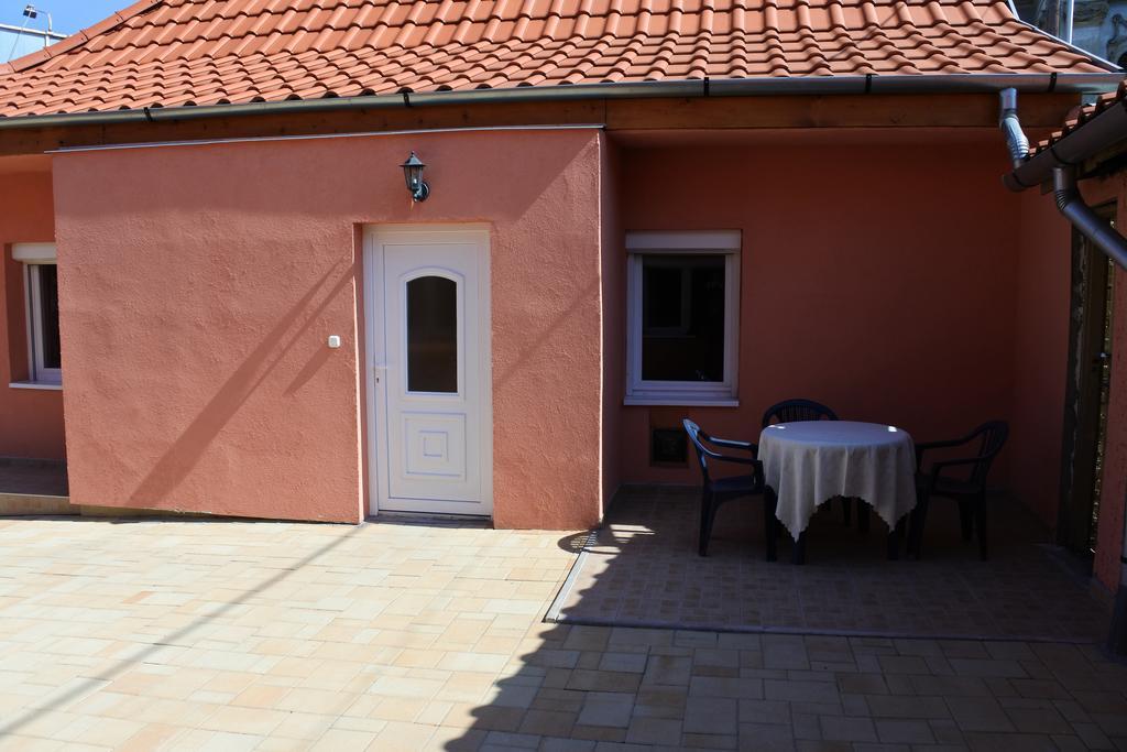 Kisasszony Apartman Eger Exterior photo