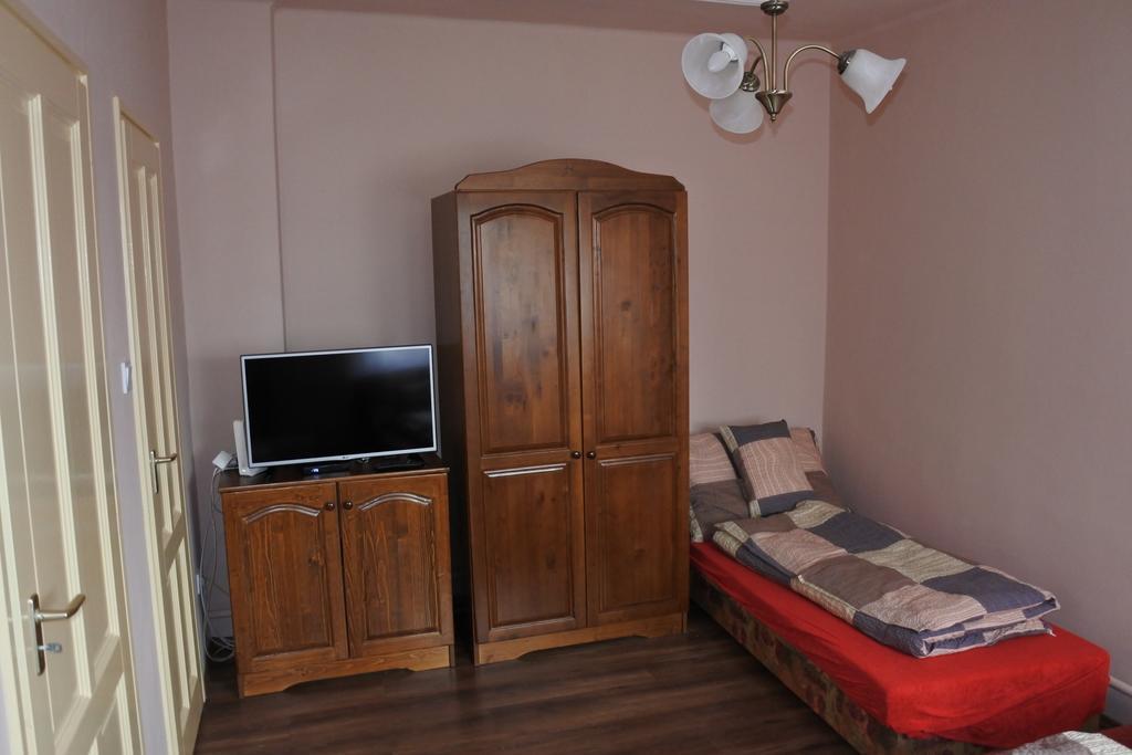 Kisasszony Apartman Eger Exterior photo