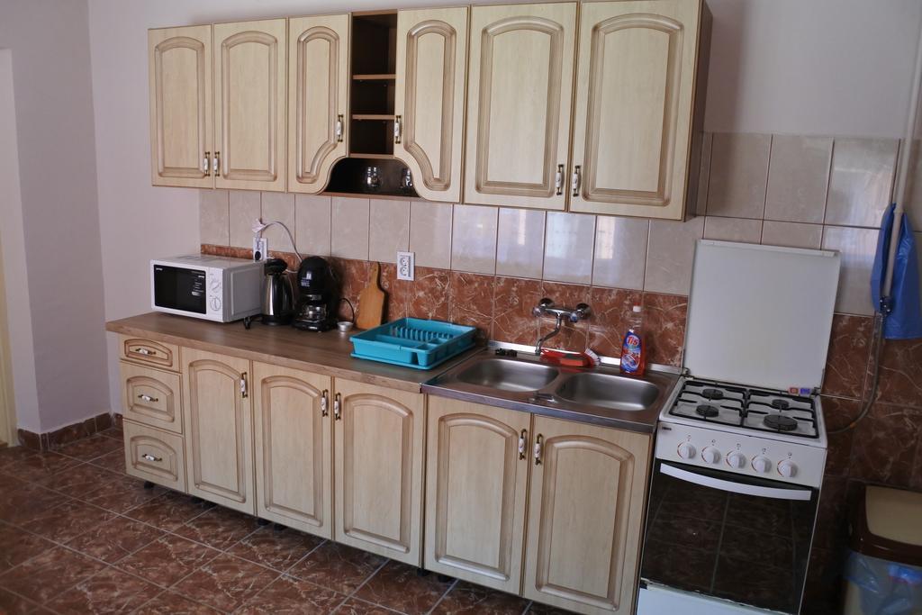 Kisasszony Apartman Eger Exterior photo