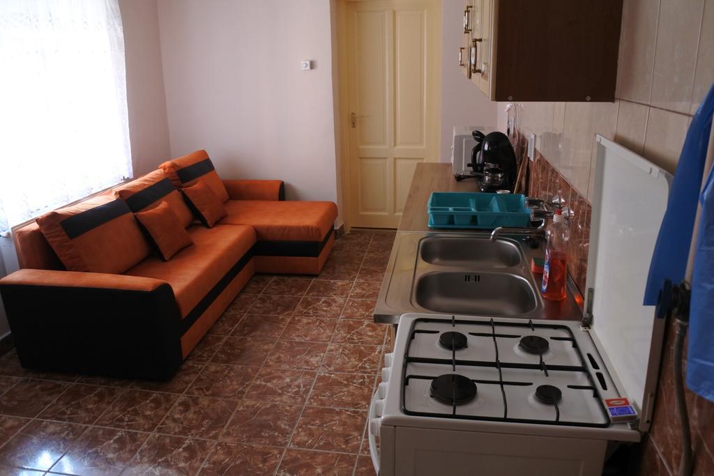 Kisasszony Apartman Eger Exterior photo