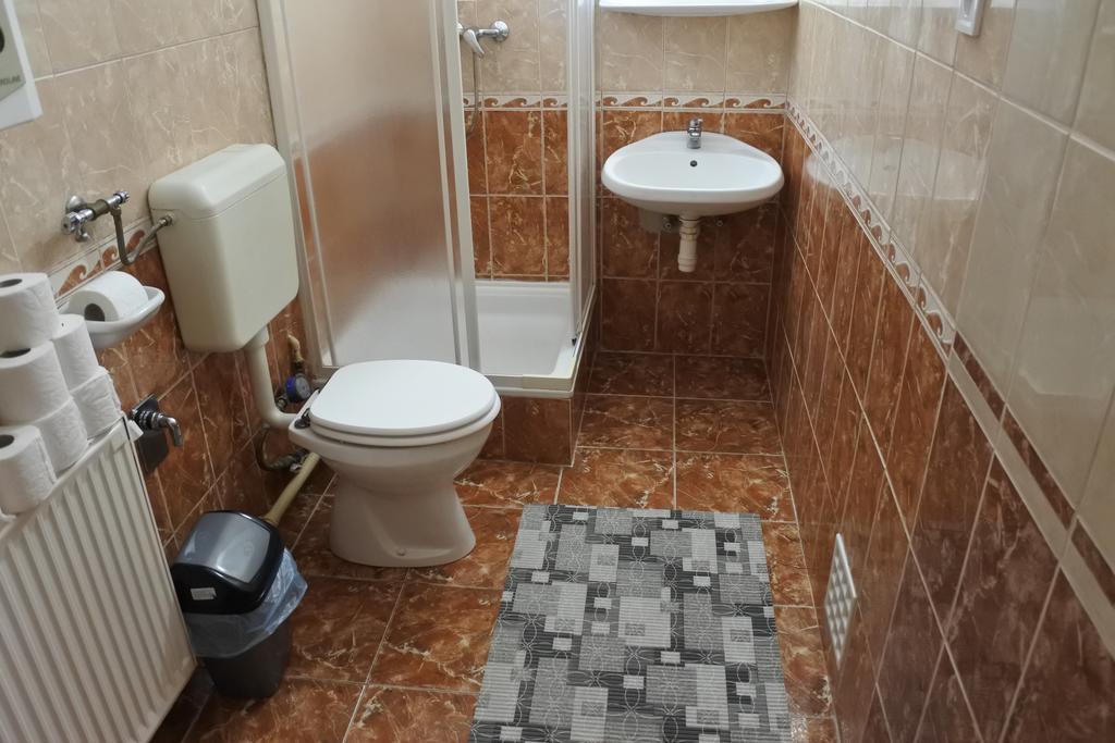 Kisasszony Apartman Eger Exterior photo